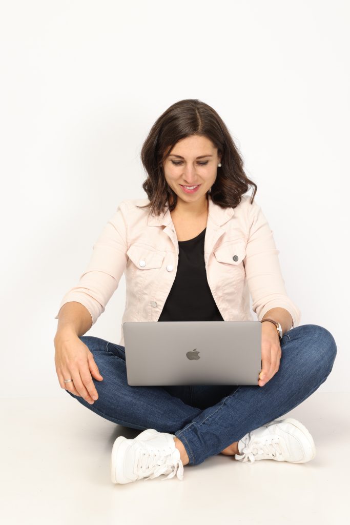 Fertility Awareness, Melanie Weilenmann, Vulvani Fertility Awareness, Zyklus und Fruchtbarkeit, Onlinekurs Fertility Awareness, Onlinekurs Zyklus und Fruchtbarkeit, Onlinekurs Fruchtbarkeit, Fruchtbarkeitswahrnehmung, natürliche Verhütung, Methoden der Fruchtbarkeitswahrnehmung, Periode zurück, Kinderwunsch, unerfüllter Kinderwunsch, natürlich zum Kind, Zyklusbeobachtung, Körperbewusstsein, Melanie Weilenmann, Vulvani