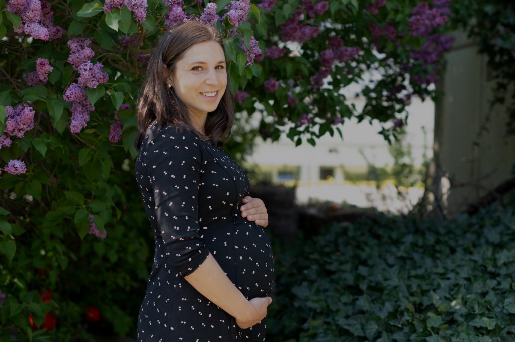 Fertility Awareness, Melanie Weilenmann, Vulvani Fertility Awareness, Zyklus und Fruchtbarkeit, Onlinekurs Fertility Awareness, Onlinekurs Zyklus und Fruchtbarkeit, Onlinekurs Fruchtbarkeit, Fruchtbarkeitswahrnehmung, natürliche Verhütung, Methoden der Fruchtbarkeitswahrnehmung, Periode zurück, Kinderwunsch, unerfüllter Kinderwunsch, natürlich zum Kind, Zyklusbeobachtung, Körperbewusstsein, Melanie Weilenmann, Vulvani